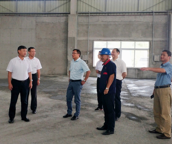 集團(tuán)公司黨委委員、股份公司黨委書(shū)記、總經(jīng)理蔣培進(jìn)到矸石項(xiàng)目部...