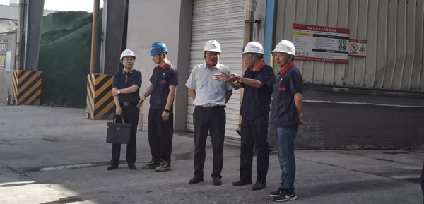 集團(tuán)公司黨委委員、股份公司黨委書記、總經(jīng)理蔣培進(jìn)到建材公司調(diào)...