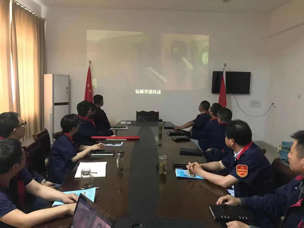 第二建筑工程事業(yè)部召開“強化意識、防控風(fēng)險”動員會